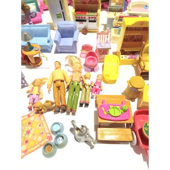 Fisher-Price Loving Family Dollhouse LOT Furniture, Dolls & Accessories - Picture 3 of 16